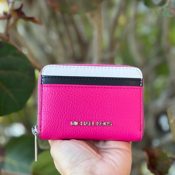 Michael Kors Jet Set Travel Card Case Zip Around Wallet Dragon Fruit Multi - Picture 1 of 12
